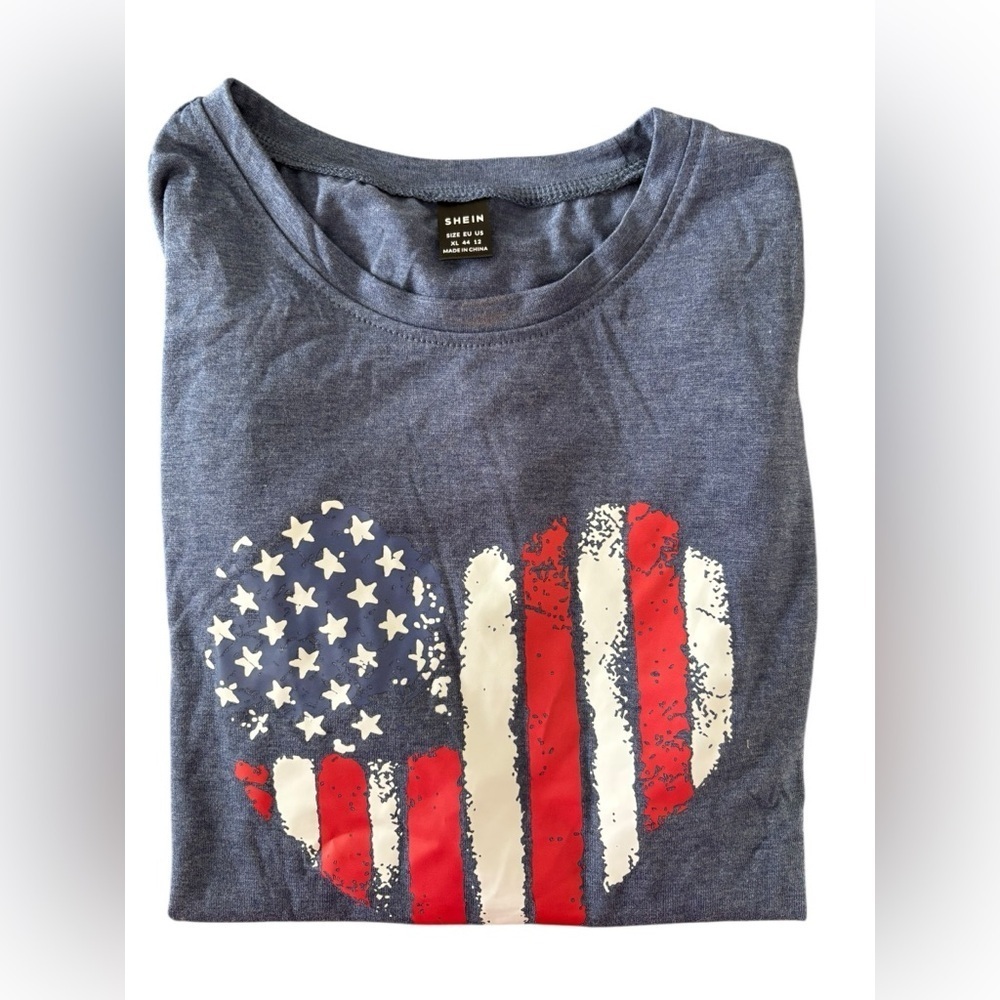 SHEIN Blue Heart Flag Short Sleeve Tee